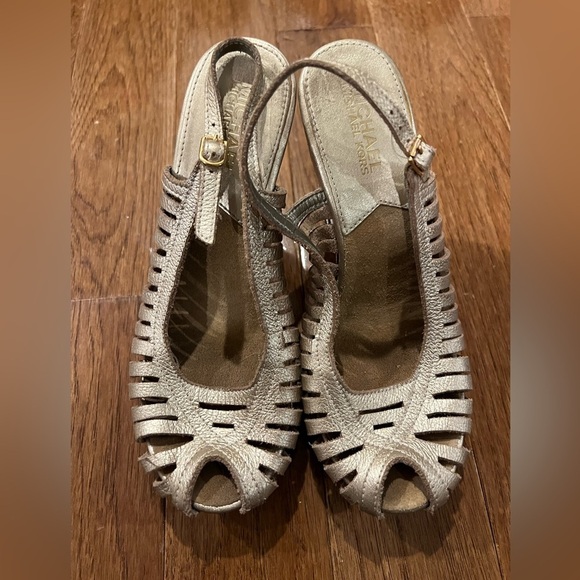 Michael Michael Kors Wooden Heel Sandals Retro Gold Size 5.5 - Picture 1 of 6